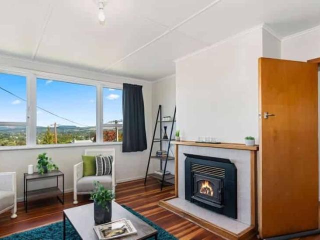 Elevated property with a lovely view our over the city