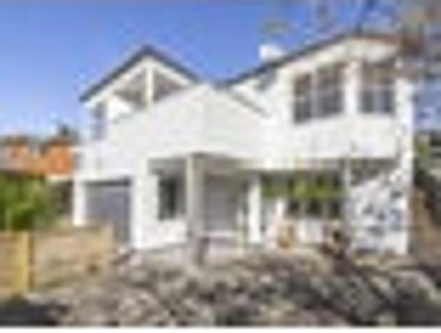 Elevated, Sun Soaked Home in Prime Remuera