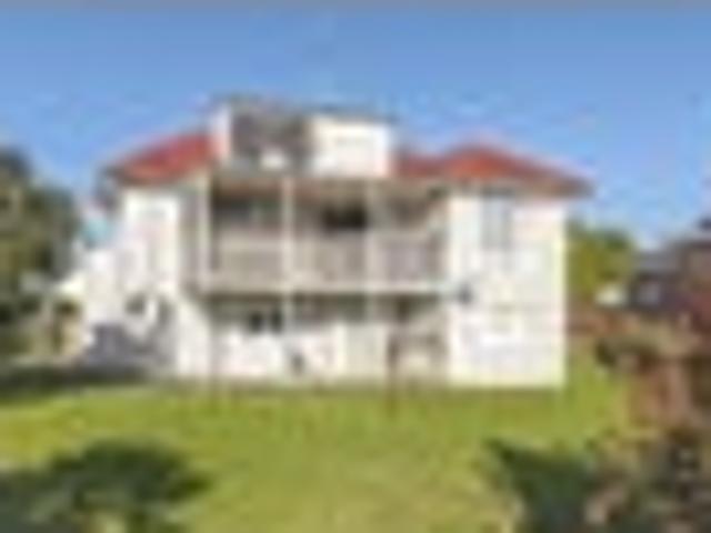 Elevated & Sunny with Loads of Potential on 600m2