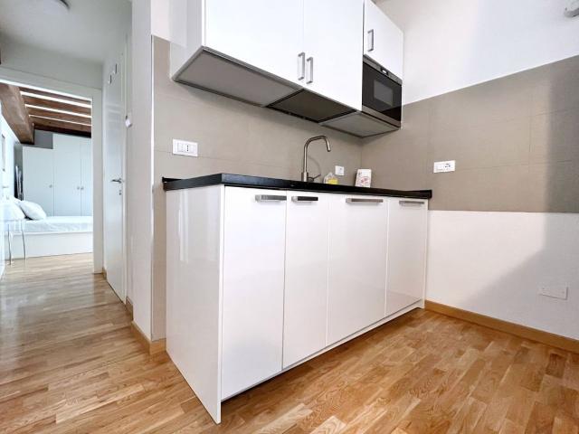 Elegant Modern Apartment in Central Bologna, Bologna Amsterdam Apartments for Rent