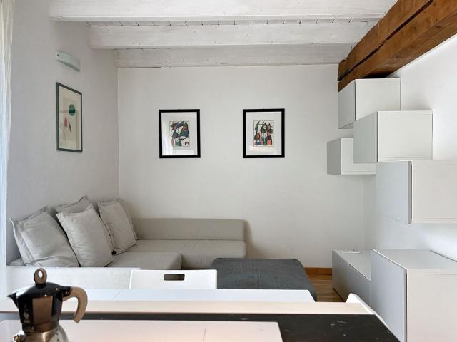 Elegant Modern Apartment in Central Bologna, Bologna Amsterdam Apartments for Rent