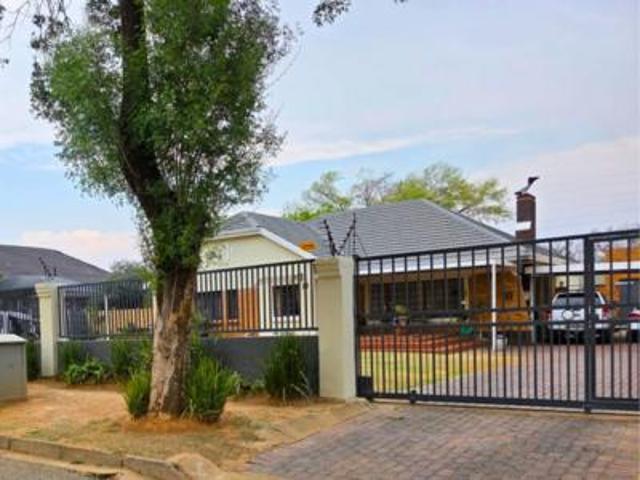 elegant old world in parkdene – spac.