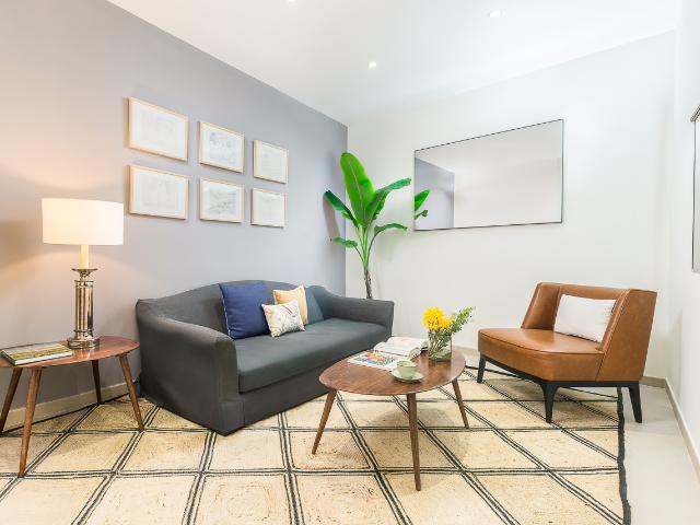 Elegant and bright apartment in Jerónimos