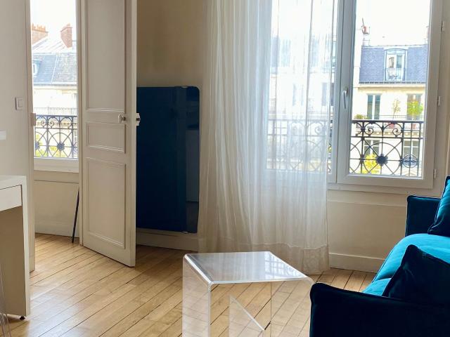 Elegant and bright one bedroom apartment in the heart of the Latin Quarter / Saint Germain des Prés