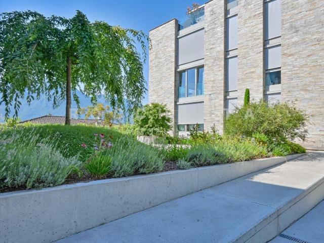 Elegant and Prestigious Apartment only steps away from the lakeside | dreamo. Ch