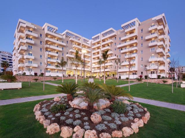 Elegant apartment for sale at Nueva Andalucia, Costa del Sol