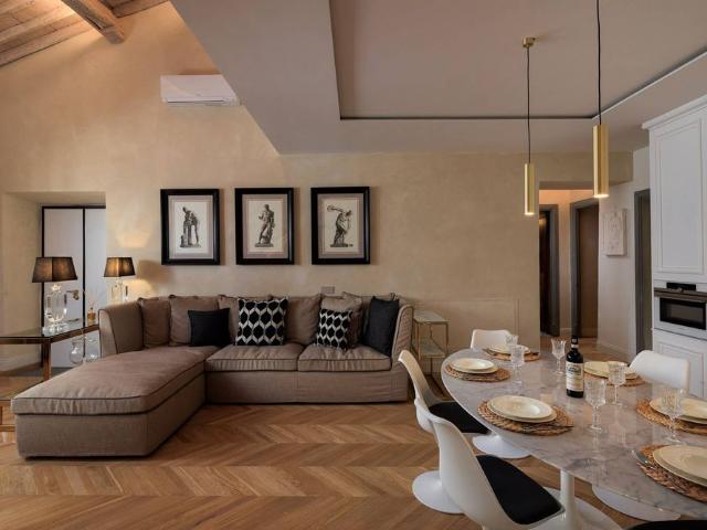 Elegant apartment in the heart of Florence