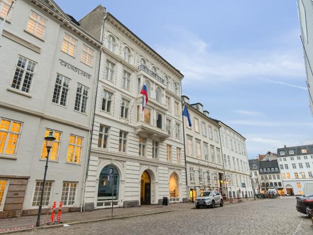 Elegant Apartment in Frederiksstaden – Peaceful Setting in the Heart of Copenhagen