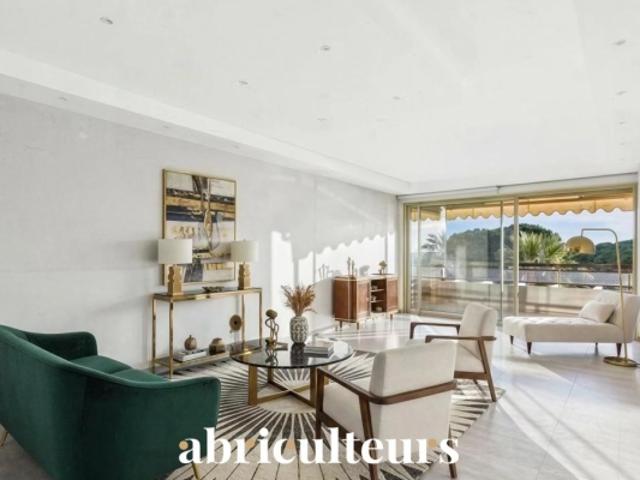 Élégant appartement 4 Pièces avec terrasse 84m² Vue mer panoramique au coeur de Juan les Pins