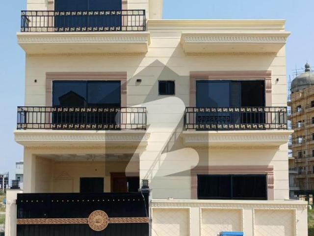 Elegant & beautiful double storey house for sale mumtaz city