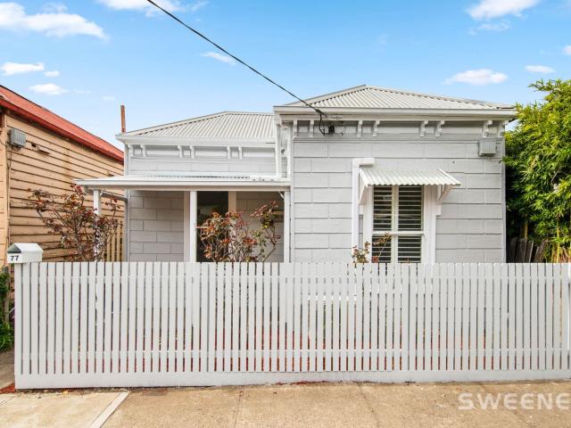 Elegant, beautifully renovated home with spectacular finishes