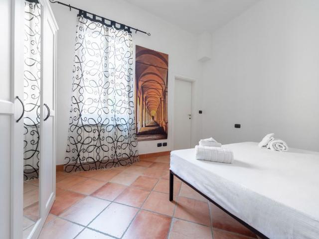 Elegant Bologna Apartment Near Margherita Gardens, Bologna Amsterdam Apartments for Rent