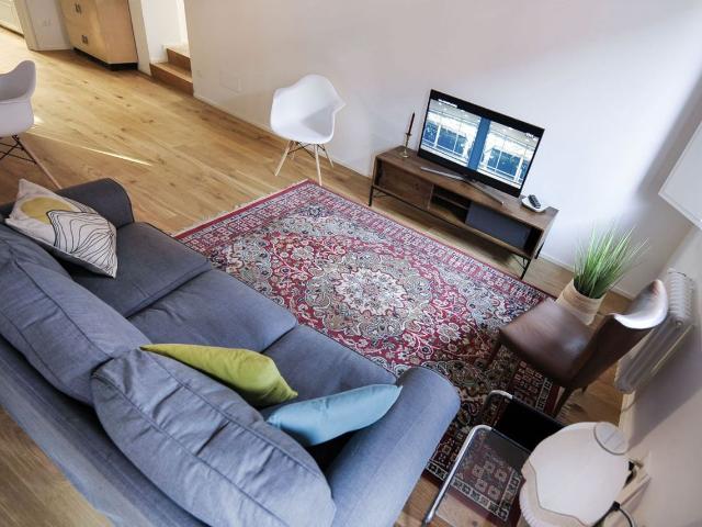 Elegant Bologna Mansard Near Piazza Maggiore, Bologna Amsterdam Apartments for Rent