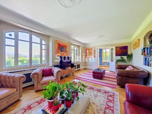 Elegant character property in Tannay