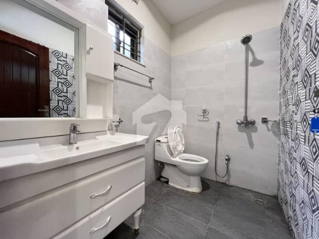 Elegant Corner House with Lush Green Garden in prime I 8/3 Location