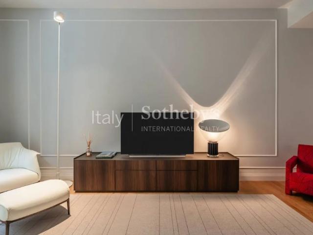 Elegant designer apartment in a historic palazzo with lift