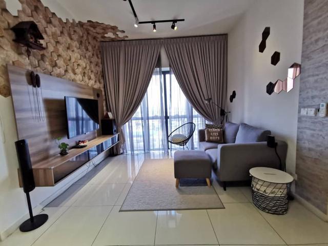 Elegant Designer Renovated 2 rooms 2 bath in Icon City Bandar Sunway