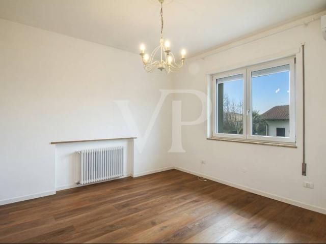 Elegant detached villa with a private garden