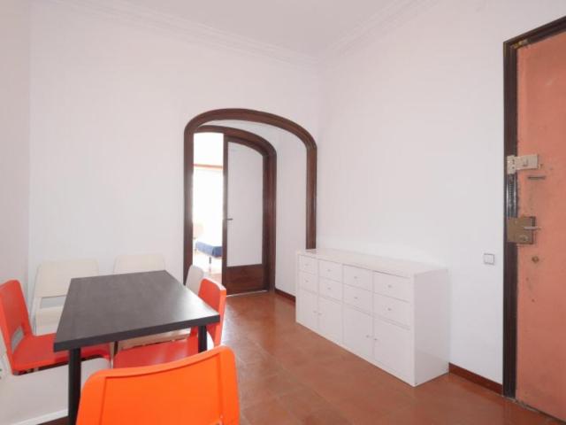 Elegant double bedroom in well linked La Nova Esquerra de l'Eixample