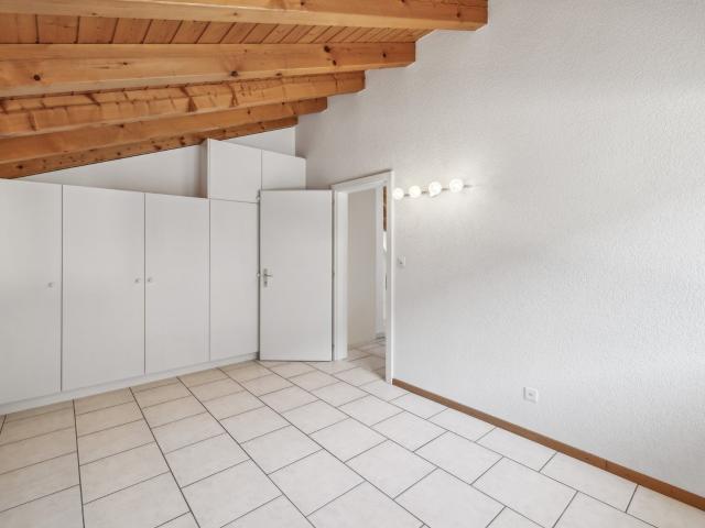 Elegant family home with large garden | dreamo. Ch