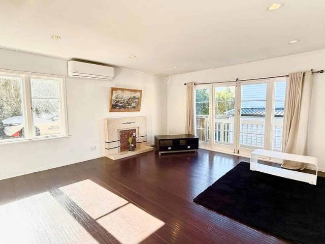 Elegant Four Bedroom Family Retreat in a Prime.