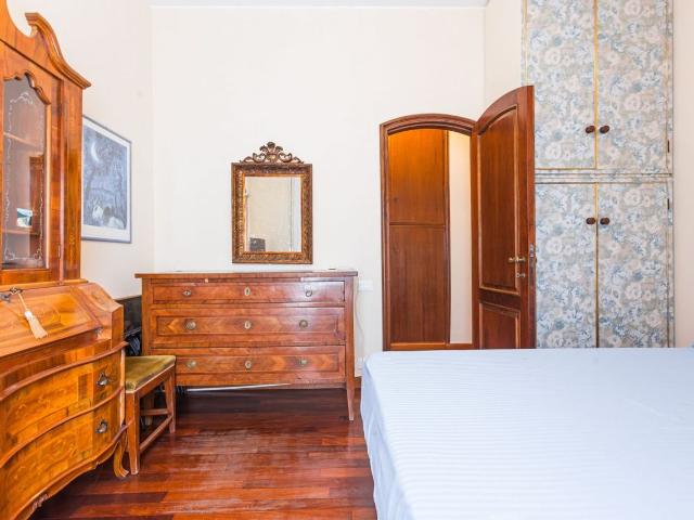 Elegant Hillside Bologna Apartment with Private Garden, Bologna Amsterdam Apartments for Rent