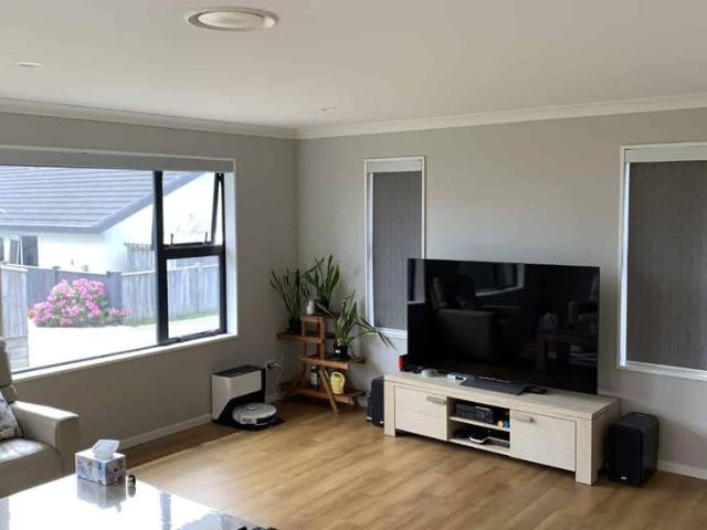 Elegant Home Offering Space, Style & Comfort