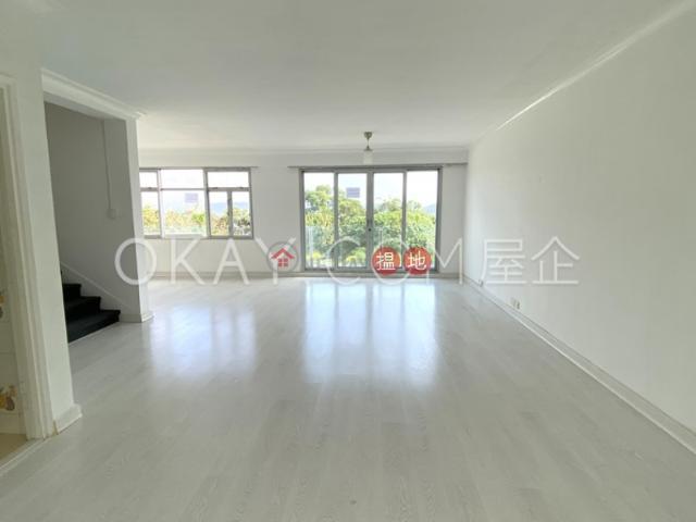 Elegant house with sea views, terrace & balcony | Rental