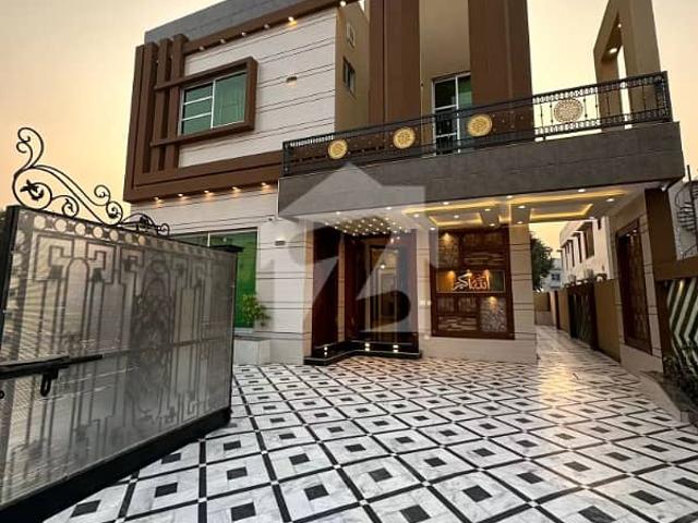Elegant Living 10 Marla Brand New House For Sale Near Mosque Bahria Town Lahore