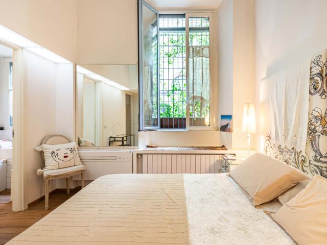 Elegant Loft with 3 bedrooms in Porta Nuova area, Milan