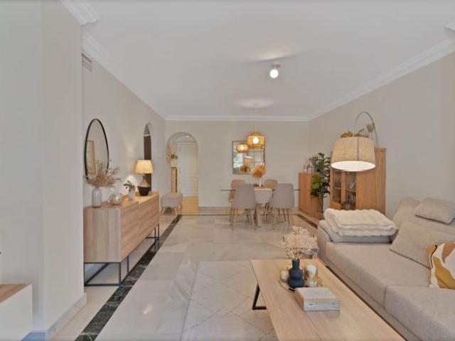 Elegant Renovated Apartment in Pinos de Nagüeles, Marbella Golden Mile