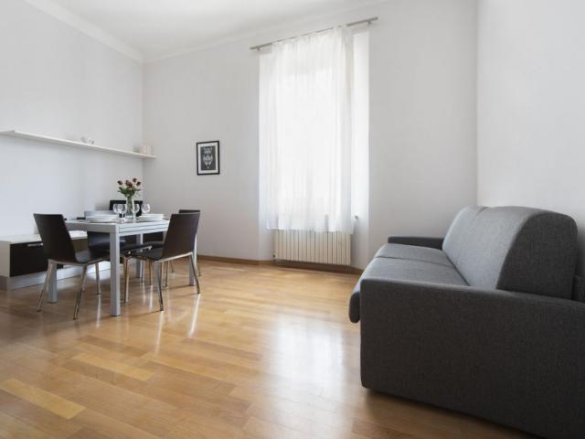 Elegant Renovated Bologna Central Apartment, Bologna Amsterdam Apartments for Rent