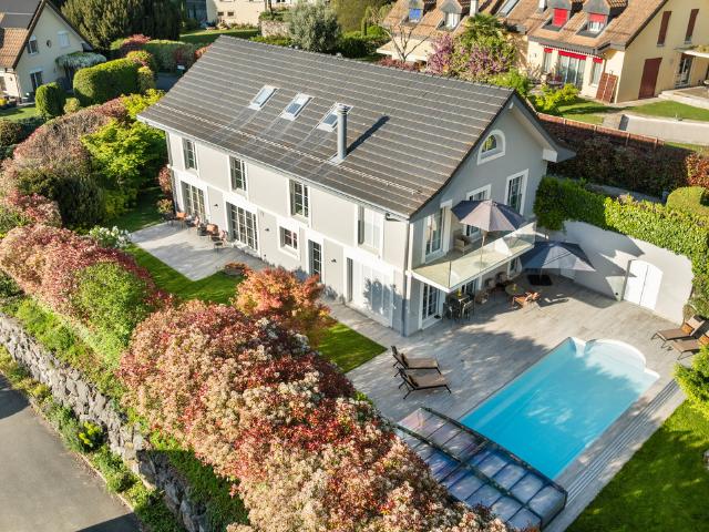 Elegant renovierte Immobilie mit Schwimmbad in Blonay