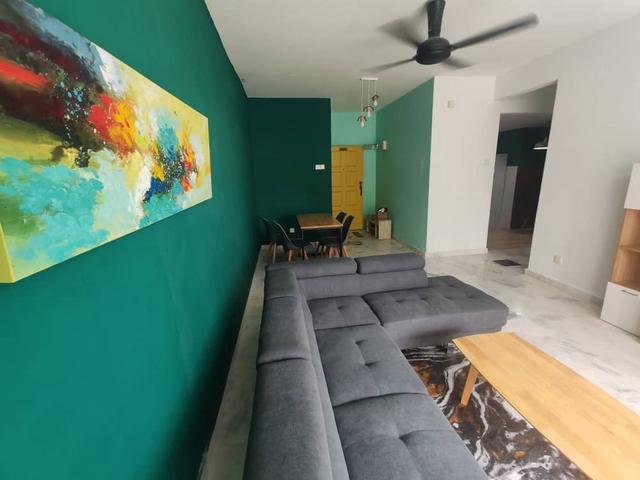 Elegant Straits View Villa Condo Pool view Unit For SALE