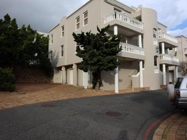 elegant & serene 2 bed, 2 bath slope.
