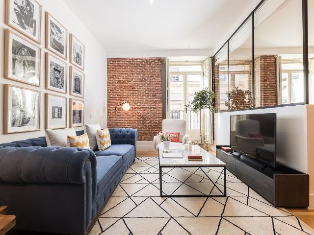 Elegant & sophisticated apartment in the Cortes district