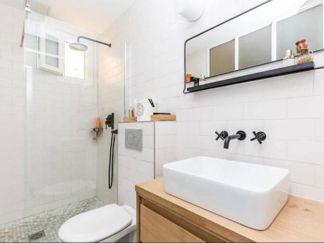 Elegant, spacious apartment located in the heart of Paris Paris Amsterdam Apartments for Rent