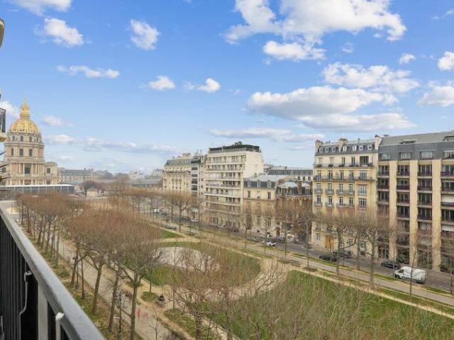 Elegant & Spacious Parisian Apartment with Stunning Views in the 7th district, Paris Amsterdam Apartments for Rent