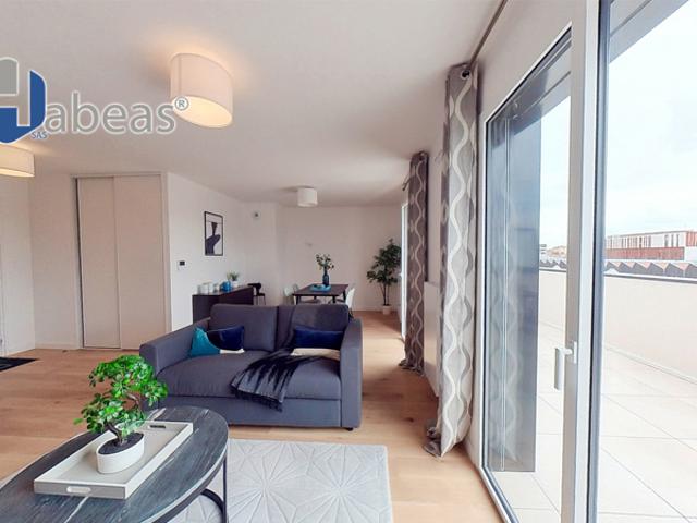Élégant T4 Duplex avec 2 Loggias à Villeurbanne