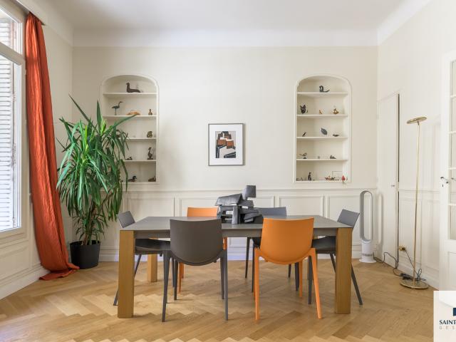 Élégant T6 traversant avec balcon