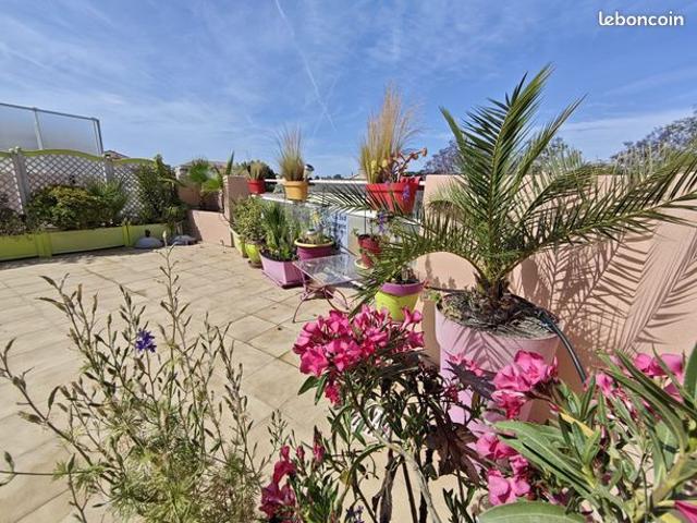 Élégant T3/4 de 89,56 m² en plein cœur de Sanary sur Mer –✨