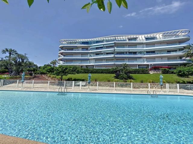 Élégant T3 avec Terrasse et Piscine – À 10 min des Plages