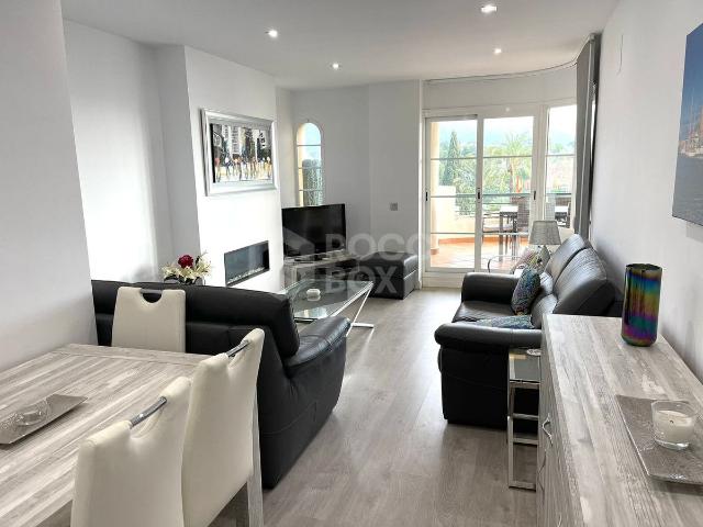 Elegant Two Bedroom Apartment with Mountain Views and Prime Amenities