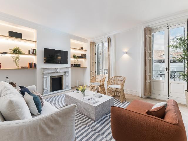 Elegant three bedroom apartment in city centre