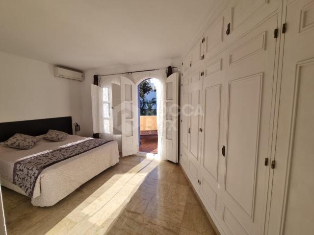 Elegant Three Storey Town House with Communal Amenities in Tranquil Urbanisation