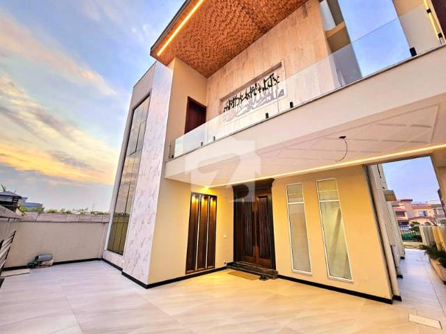 Elegant 14 Marla House With 3 Marla Extra Land