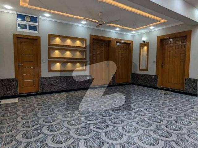 Elegant 10 Marla Brand New Double Unit House Available in Pakistan Town Phase 2