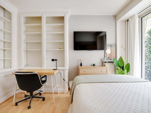 Elegant 12 m² room for rent in Paris PA111