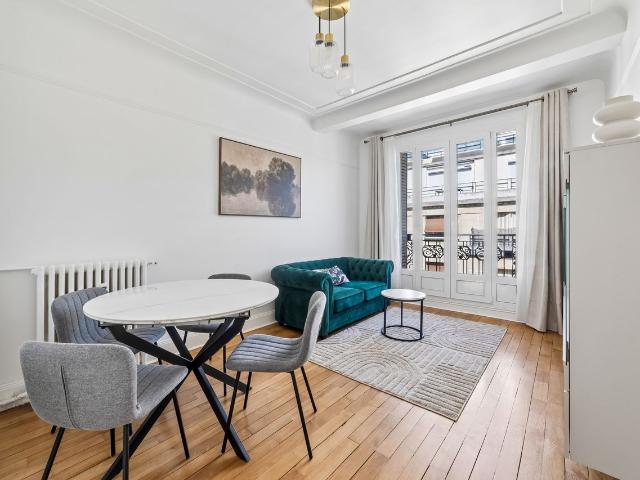 Elegant 1 bedroom apartment with balcony on a high floor, newly renovated in the Heart of Auteuil Village Metro Line 9, Paris Amsterdam Apartments for Rent