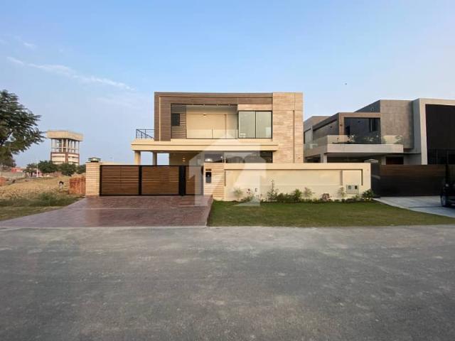 Elegant 1 Kanal House With Premium Features For Rent In DHA